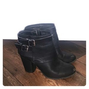 Cute black Booties with buckles